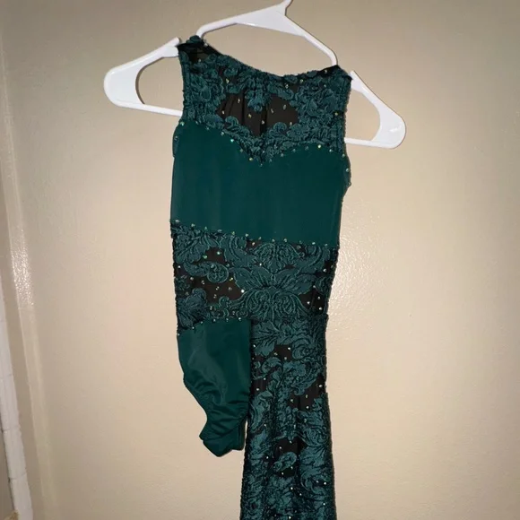 green emerald velvet dress Lyrical Costume Two-Piece  InspiringCostume
